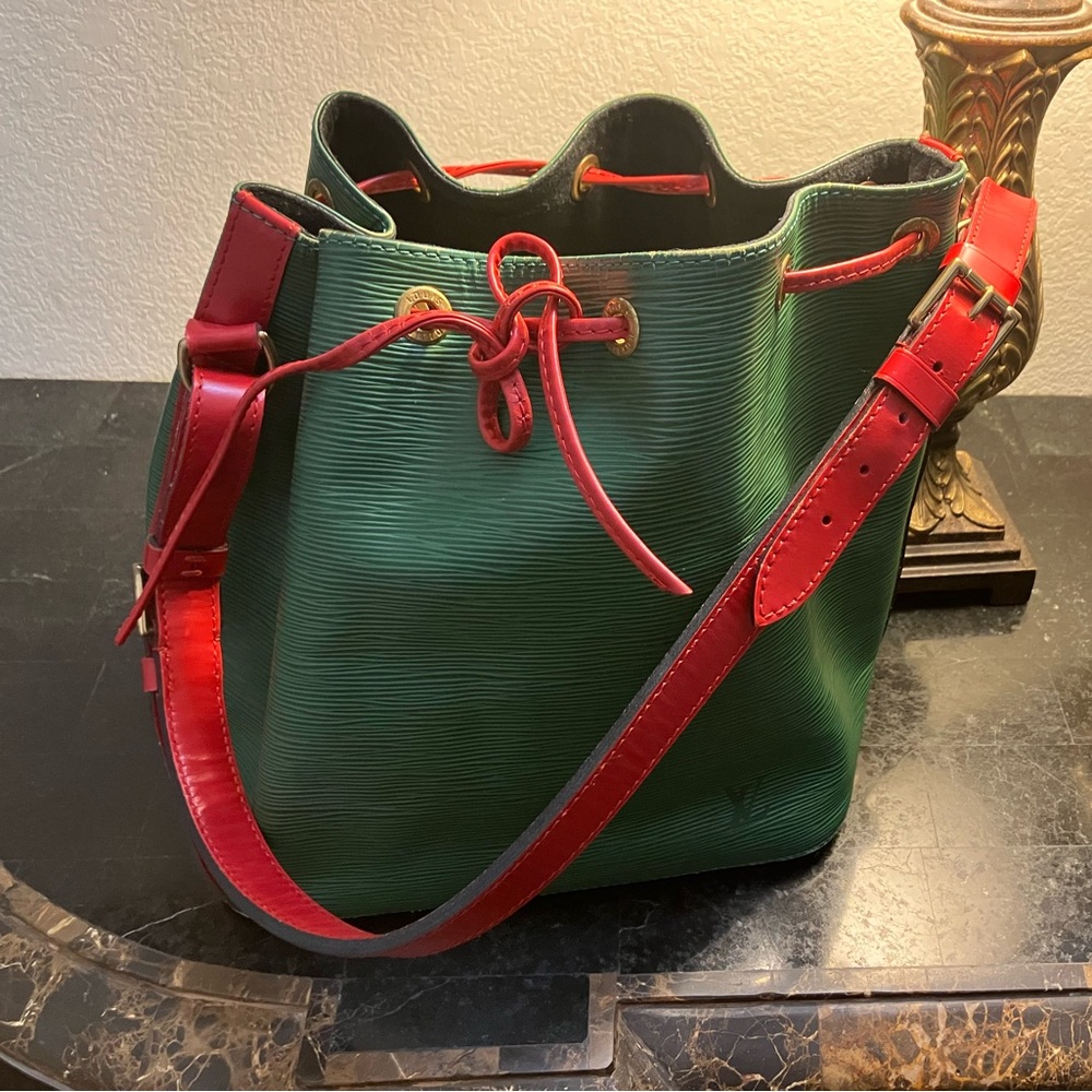 Authentic Louis Vuitton Noe Bucket Bag